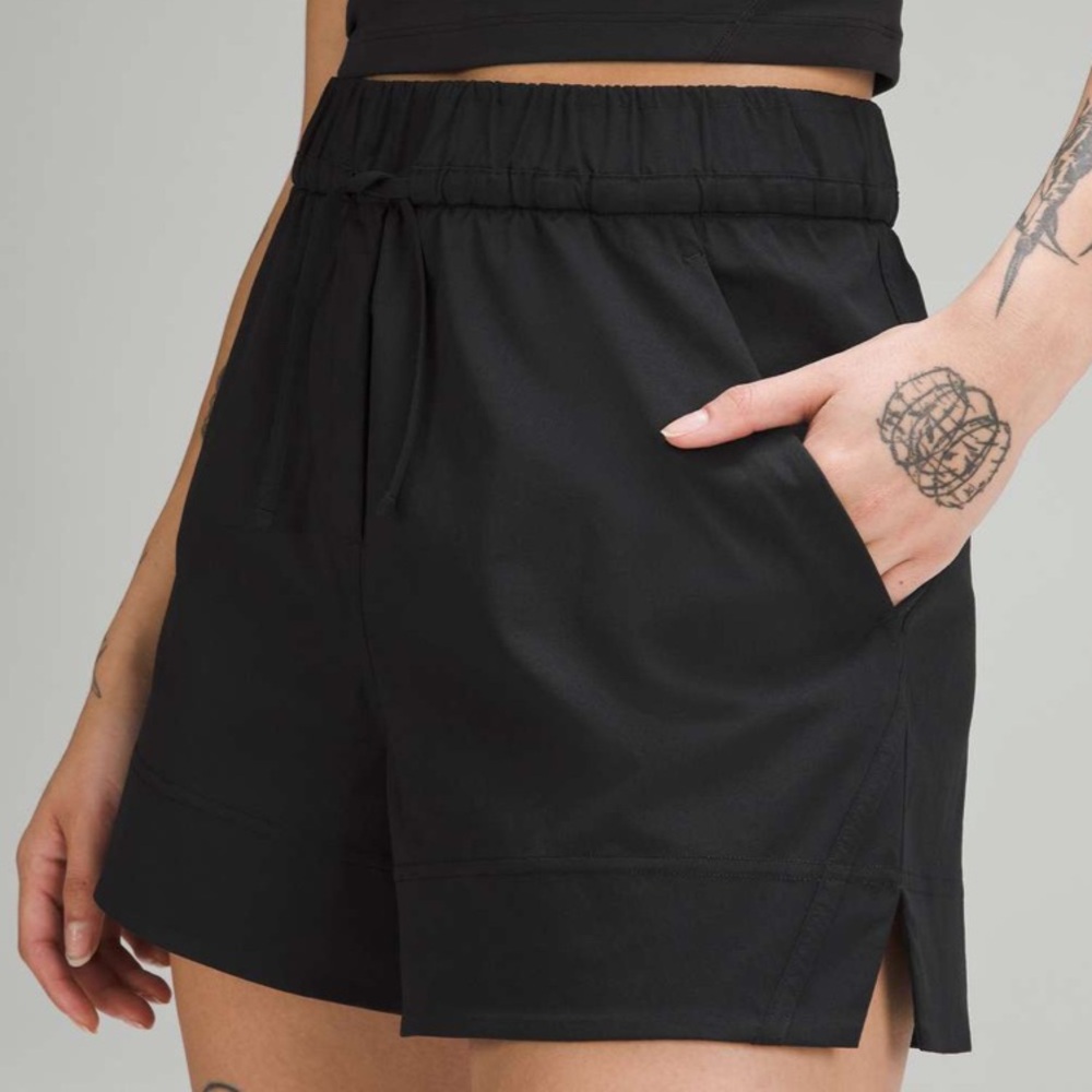 Lululemon Black Cinchable Waist High Rise Woven Short 3.5" Size XXXS